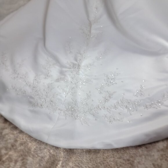 David's Bridal Michaelangelo White Wedding Gown Attached Train Size 4 NWT - Picture 10 of 16